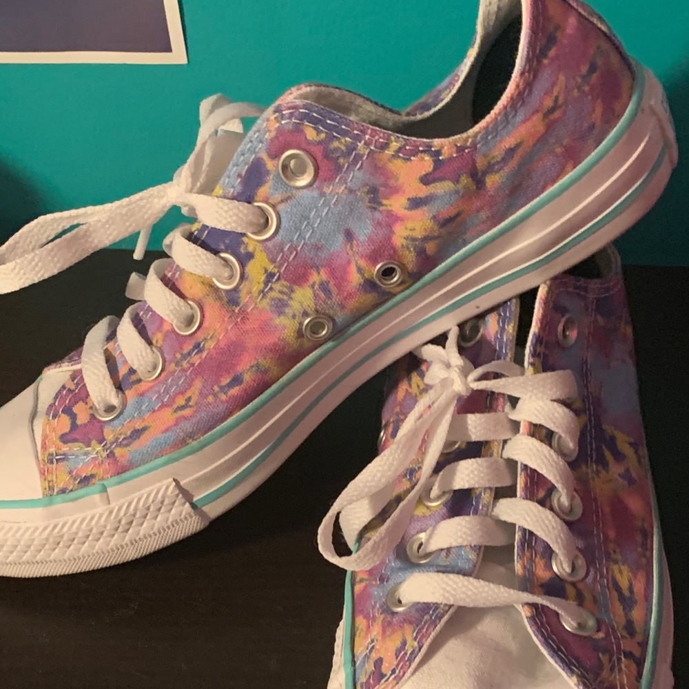 Converse size 7.5 wide